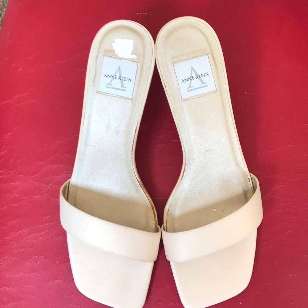 Ann Klein Champagne Satin slides - Picture 8 of 10